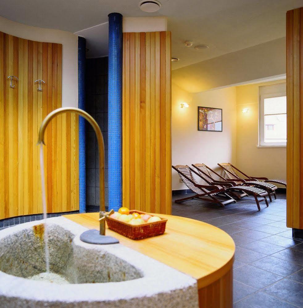 Hotel Krone - Eat, Drink, Stay Bressanone Bagian luar foto