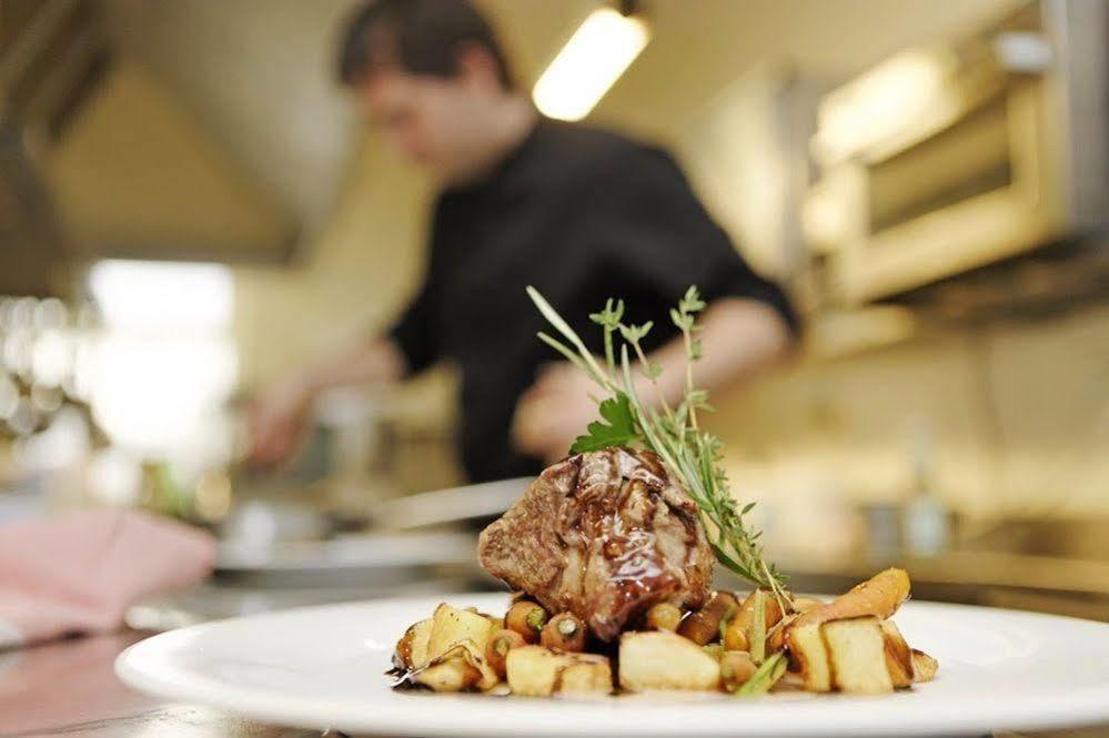 Hotel Krone - Eat, Drink, Stay Bressanone Bagian luar foto