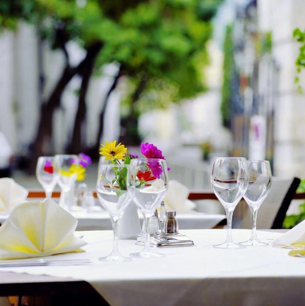 Hotel Krone - Eat, Drink, Stay Bressanone Bagian luar foto