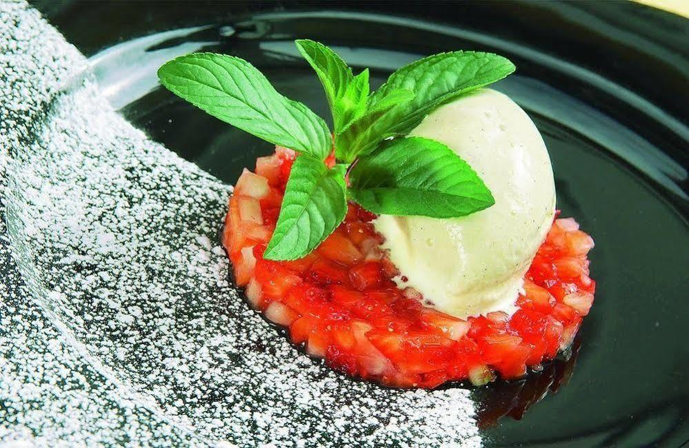 Hotel Krone - Eat, Drink, Stay Bressanone Bagian luar foto