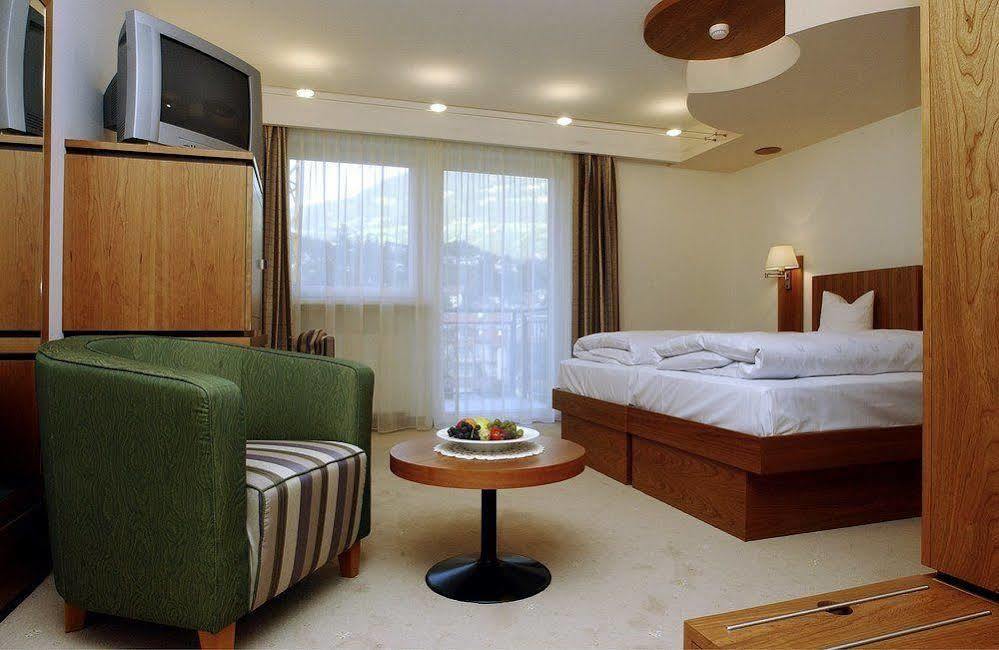 Hotel Krone - Eat, Drink, Stay Bressanone Bagian luar foto