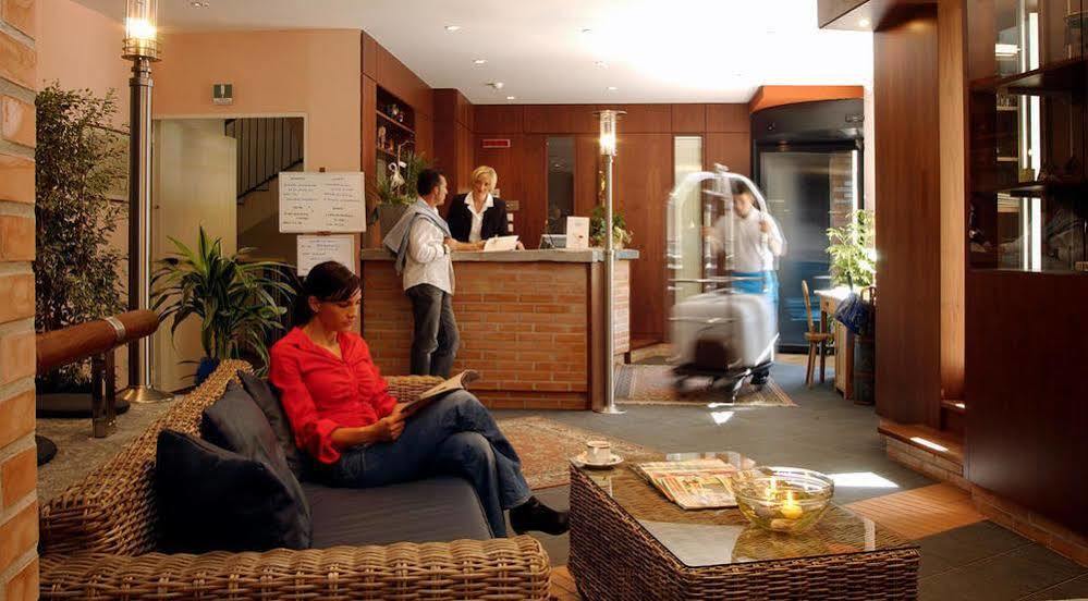 Hotel Krone - Eat, Drink, Stay Bressanone Bagian luar foto